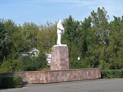 Люди зеленокумска. Люди зеленокумска. Люди зеленокумска. Люди зеленокумска. Памятник ленина в зеленокумске.