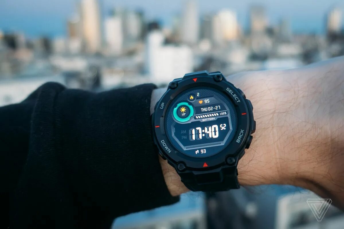 Умные часы t rex. Смарт-часы amazfit t-rex. xiaomi amazfit t-rex. умные часы xiaomi amazfit t-rex 2.