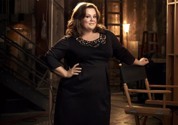 Фотосессия толстушек. Кямаля алиева плюс сайз. Толстые девушки. Толстушки. Смеющиеся толстушки.