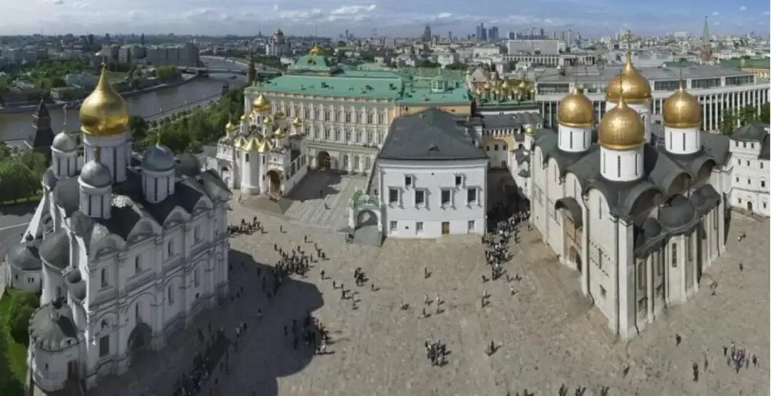 Музеи кремля соборная площадь. Соборная площадь московского кремля. ансамбль московского кремля. музеи московского кремля. соборная площадь московского кремля при иване 3.