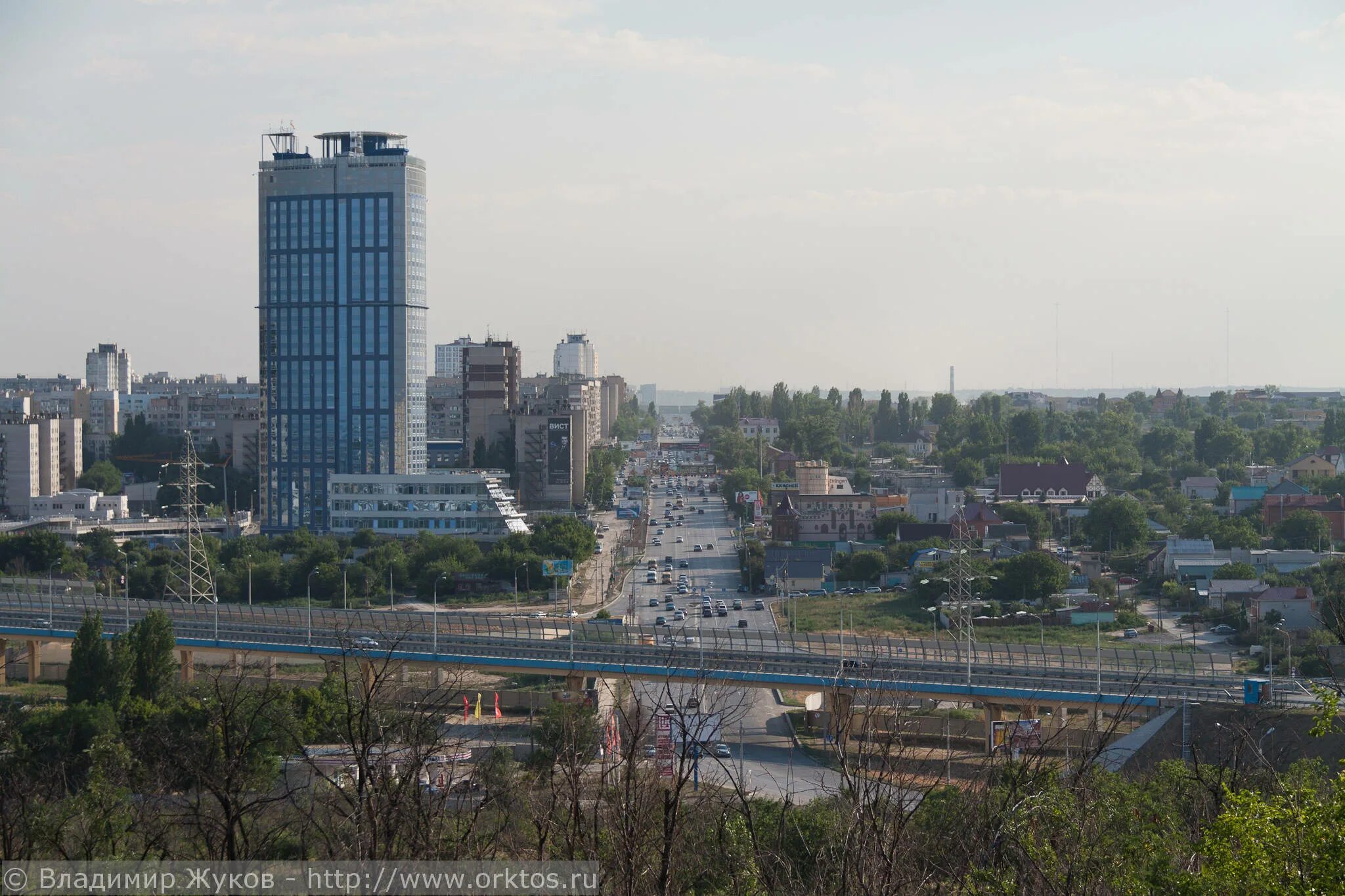 Название самой длинной улицы. Улица вторая продольная Волгоград. Вторая продольная магистраль в Волгограде. Вторая продольная Волгоград самая длинная. Волгоград Сити Волгоград.