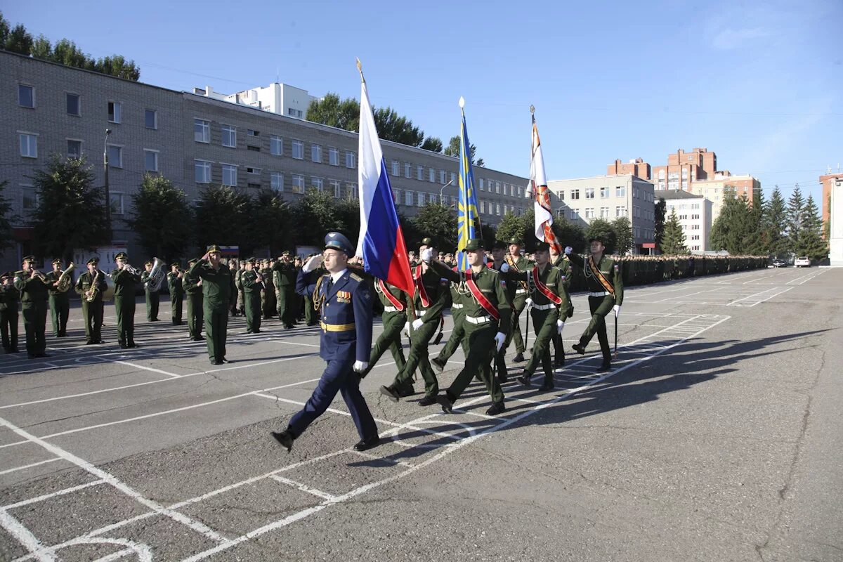 Высшее зенитное ракетное училище. Училище ПВО Ярославль. Ярославский высший военный училище противовоздушной обороны. Ярославское военное училище ПВО. Высшее военное училище Ярославль.