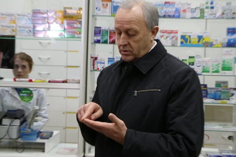 Директор аптеки апрель. Директор аптеки. герстнер директор фармации.