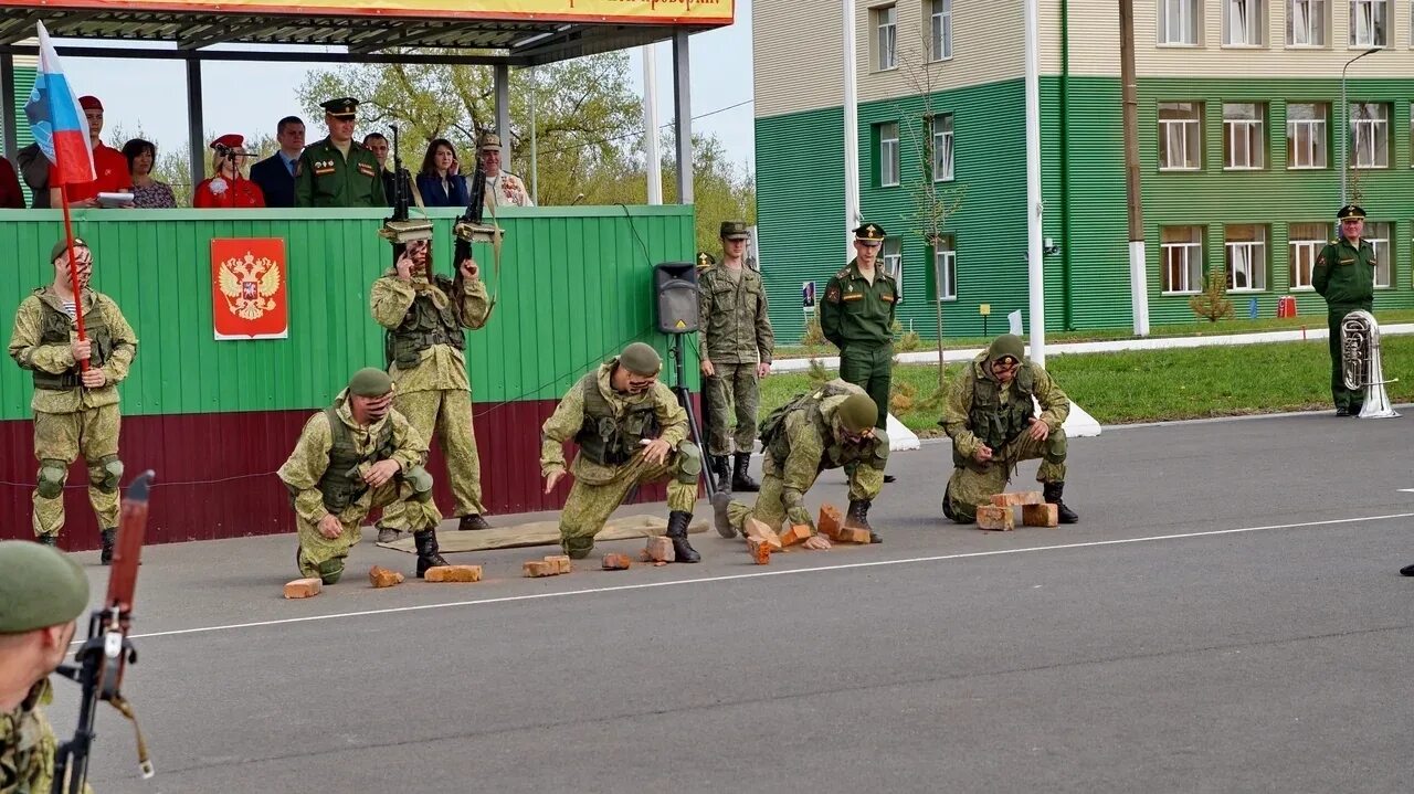 Военные новости брянской. Г Клинцы Брянская область воинская часть. Клинцы Брянская область Военная часть мотострелковая. Клинцы часть 12721. Войсковая часть 12721 Клинцы.