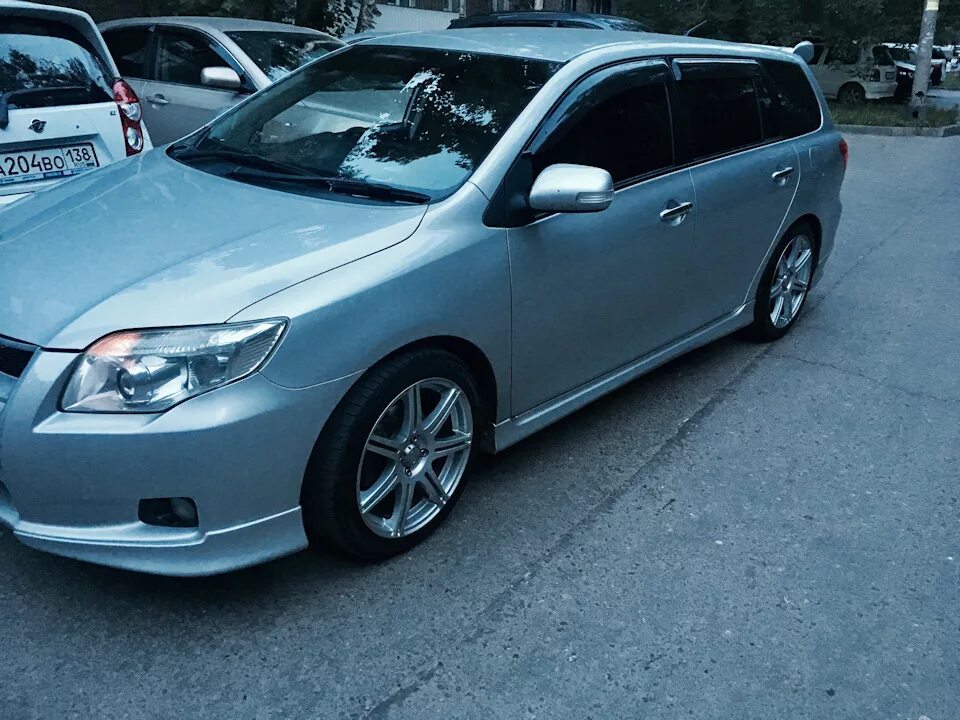 Королла филдер диски. Toyota corolla fielder 141. Toyota corolla fielder на дисках r17. Королла филдер диски. Королла филдер диски.