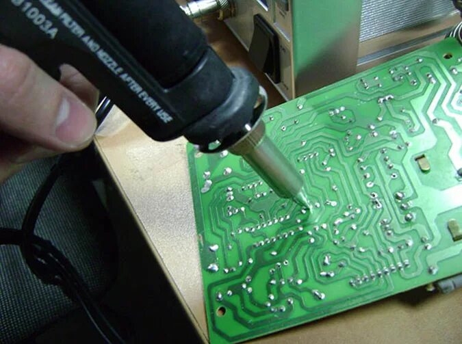 припой для smd компонентов. демонтаж радиоэлементов с печатных плат. демонтаж радиоэлементов с печатных плат. демонтаж радиоэлементов с печатных плат. радиодетали на плате 1ц3036035.