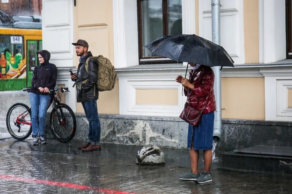 В области придут дожди. Где идёт дождь сейчас Екатеринбург. По Свердловской области где идет дождик. Дожди придут на смену солнцу. На смену солнцу пришел дождь погода.