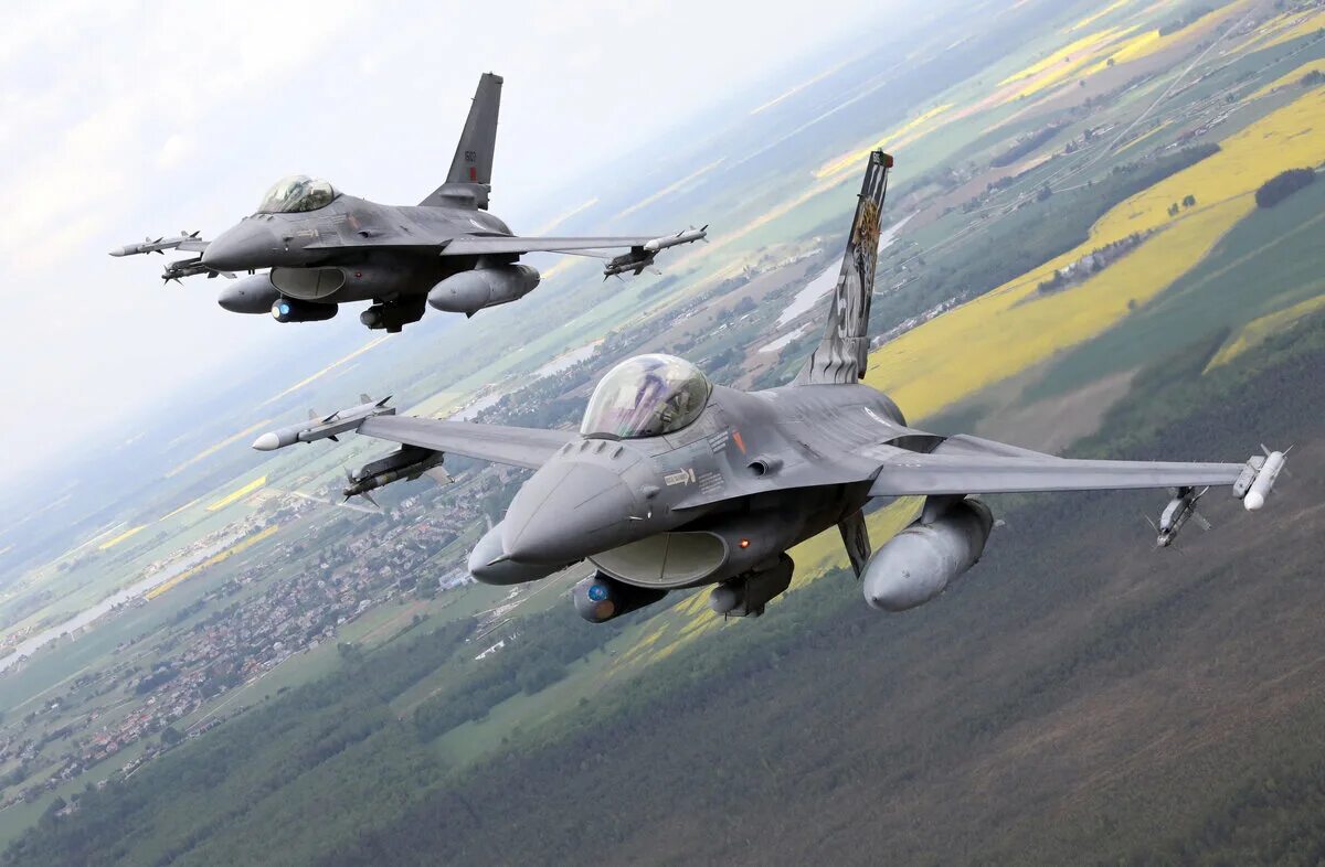F16. Украинский f 16. Ф 16 истребитель. Американские боевые самолеты. Ввс сша.