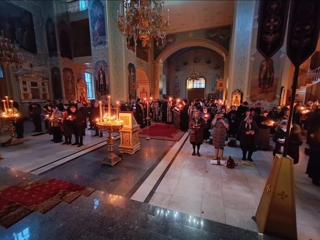 Молитва критского в пост великий понедельник читать. Покаянный канон Андрея Критского. Канон Андрея Критского служба в храме. Великий пост повечерие канон Андрея. Покаянный канон Андрея Критского богослужение.