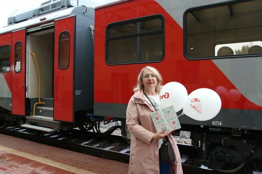 Поезд Пригородный Башкортостан Орлан. Орлан поезд Уфа Кумертау. Электричка Уфа Орлан вагон. Башкортостанская Пригородная пассажирская компания вагонов.