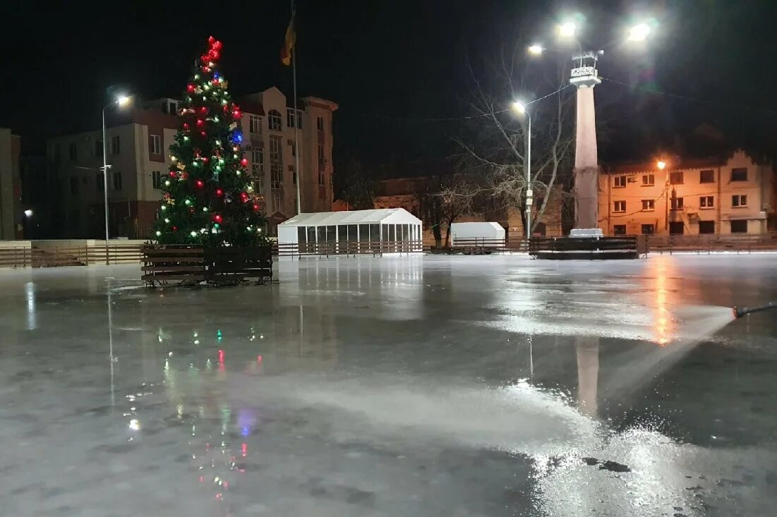 Каток на площади славы Тверь. Каток парк Победы Тверь. Каток на площади славы Тверь 2022. Площадь славы Тверь Тверь. Каток победа тверь