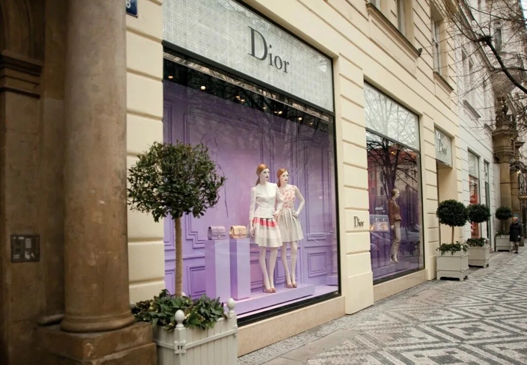 Дом диор в париже. Дом мод - iridato. Дом мод часы работы. Дом мод часы работы. Дизайнерское ателье по пошиву одежды.