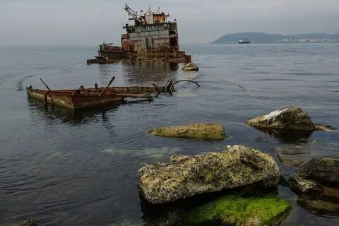 В новороссийске затонуло