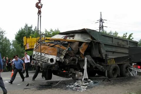 Дети под камазом