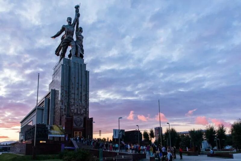 Крыша рабочий и колхозница афиша. Павильон рабочий и колхозница на вднх. смотровая площадка рабочий и колхозница на вднх. вднх крыша рабочий и колхозница. павильон «рабочий и колхозница» на вднх смотровая площадка.