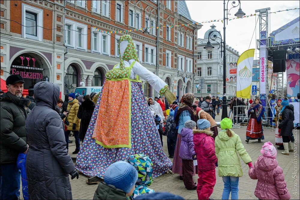 Народные гуляния в Нижнем Новгороде. Масленица рождеская улица. Масленица 2018 на рождественской улице. Масленица клуб.