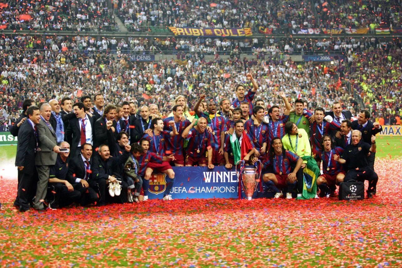 Barcelona champion. Барса лч 2015. Барселона лига чемпионов 2015. Барселона фк 2022. Барселона с кубком лиги чемпионов 2015.