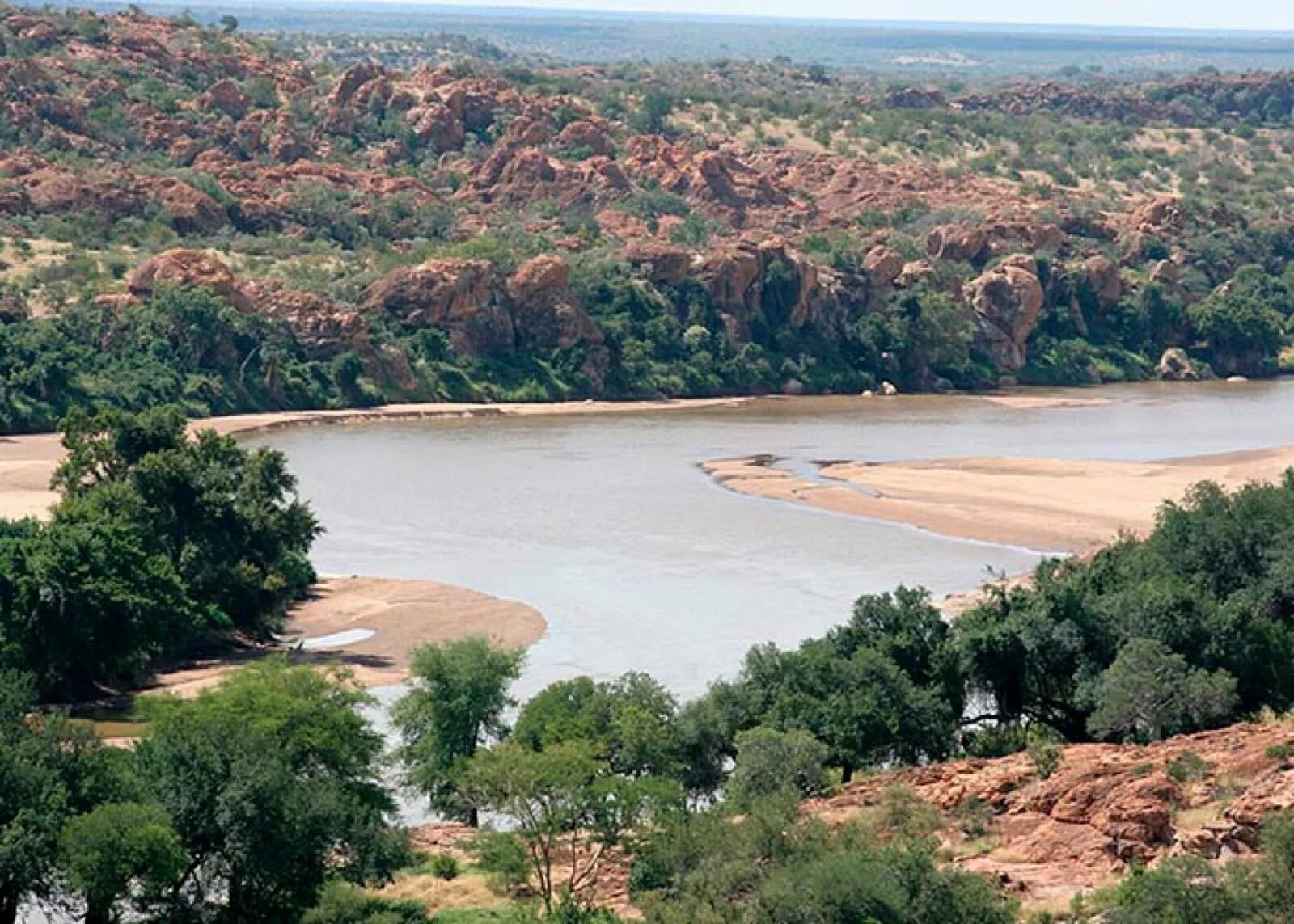 Africa river. Лимпопо река в Африке. Река Лимпопо ЮАР. Лимпопо Мозамбика. Пляж Лимпопо Рамонь.