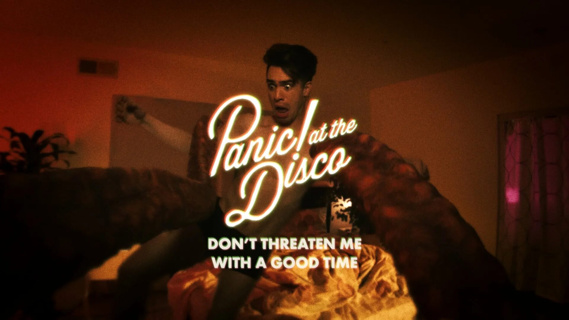 Don t play with me. Panic at the Disco don't threaten me with a good time. Dont threatened me with a good time. Don't threaten me. Panic at the Disco don't threaten me with a good time перевод песни.
