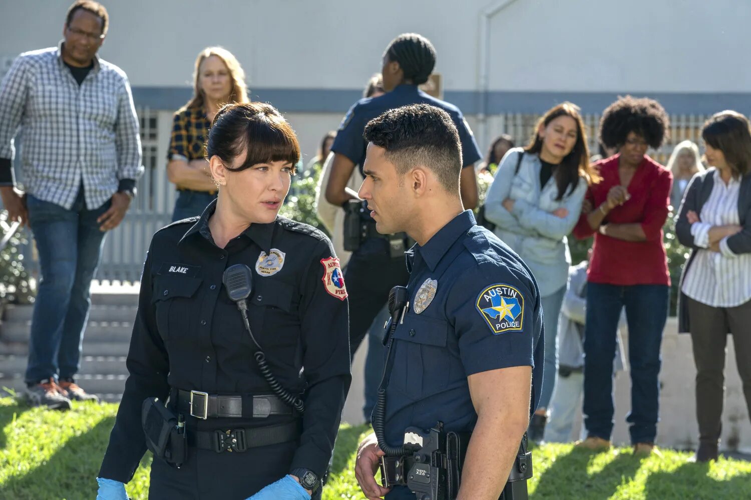 911 служба спасения сериал 5 сезон. 911 дата выхода 5. 911 служба спасения сериал. Служба спасения 911 фильм 2021. Сериал служба спасения 9 1 1.