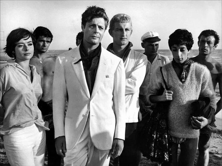 Федерико феллини сладкая жизнь. Сладкая жизнь феллини. Anita ekberg la dolce vita. Дольче феллини. Дольче феллини.
