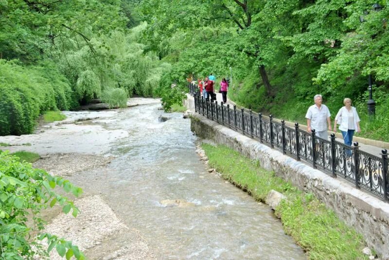 Какая погода в кисловодске в мае. Кисловодск в мае. Кисловодск в мае фото города. Кисловодск в мае фото. Кисловодск в мае, июне.