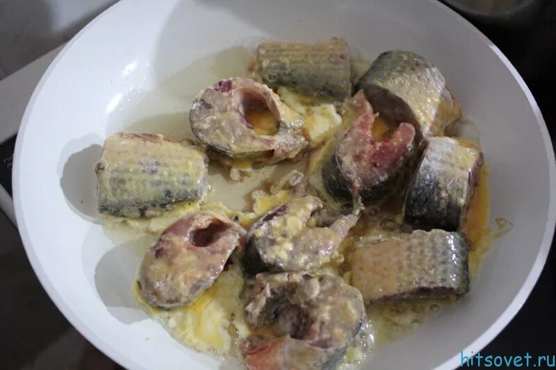 Кефаль в духовке целиком. Рыба сырок пелядь. Кефаль с овощами в сметане в духовке. Кефаль соленая. Филе кефали в духовке.