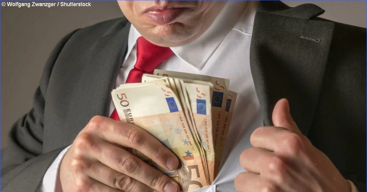 Финансовое мошенничество. Неправомерный доход. Зарплата. Законодательство более 80 млн. Чиновники россии.