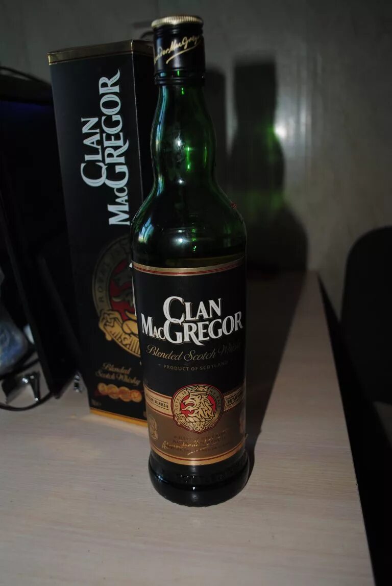 Виски clan macgregor. Вкусы виски клан МАКГРЕГОР. Алкоголь клан МАКГРЕГОР. Clan MACGREGOR виски в коробке. Виски Конора МАКГРЕГОРА.