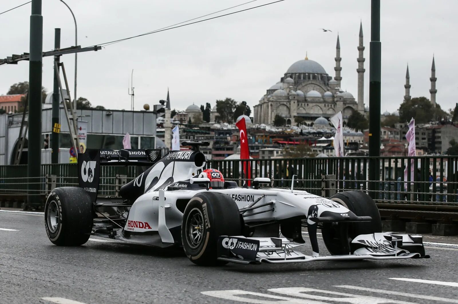 F1 h. F1 h