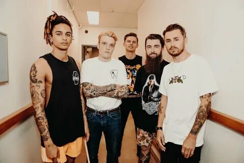 Neck deep