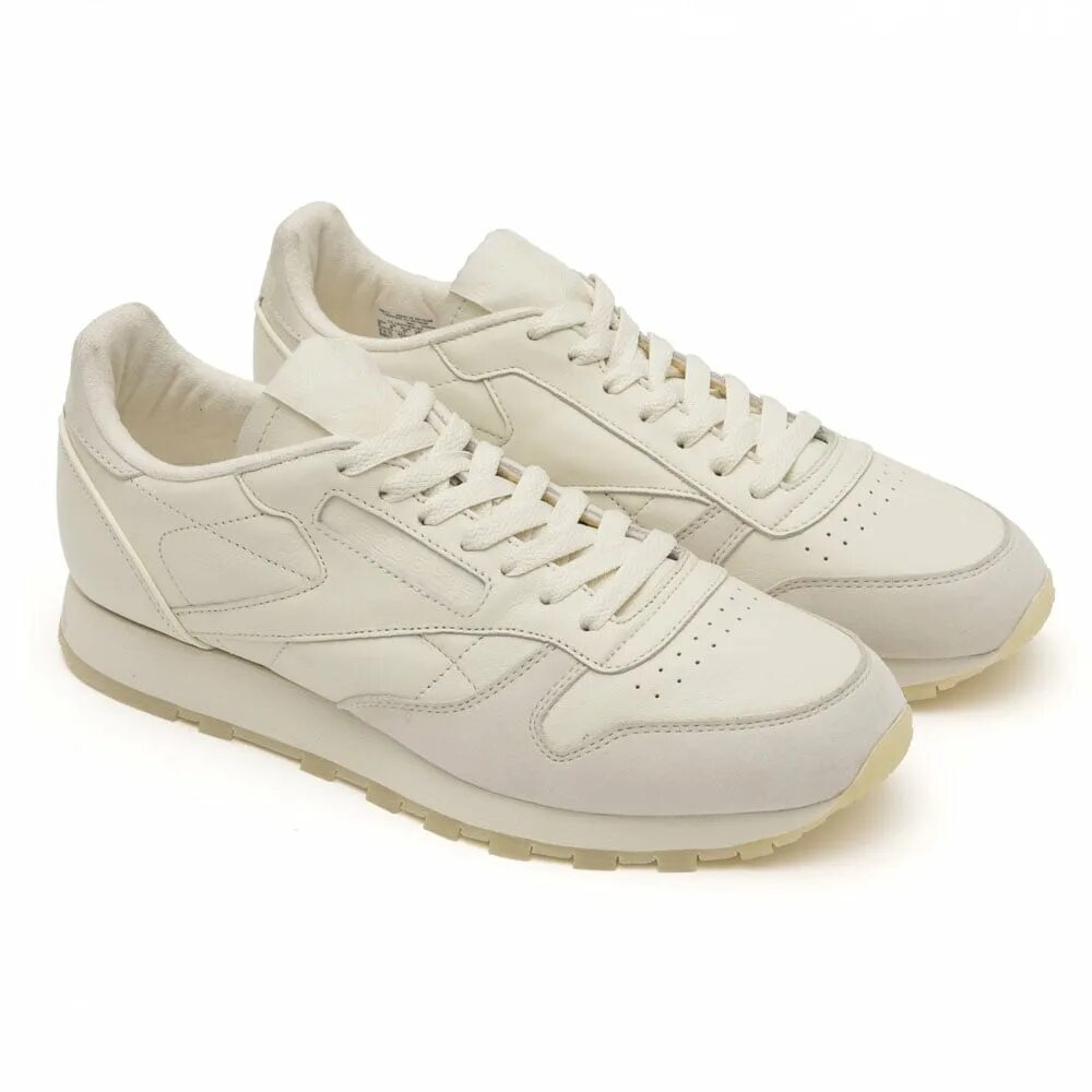 Кремовые кроссовки. Reebok Classic кроссовки кремовые. Reebok Classic Sneakers Leather классика. Reebok Classic бежевые мужские. Reebok Classic Leather мужские кремовые.