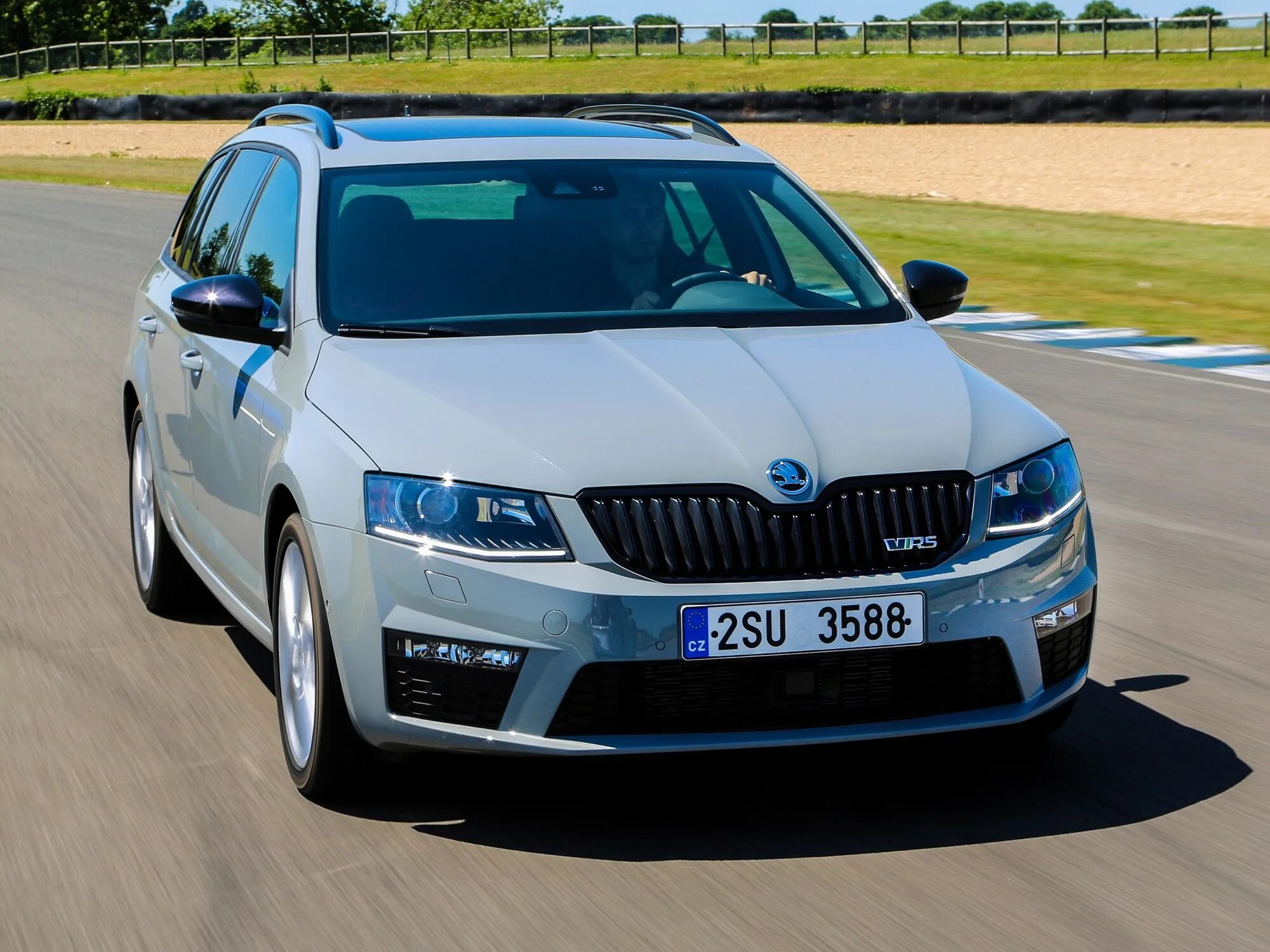 Skoda octavia rs combi. Škoda Octavia Combi RS. Skoda Octavia RS 2013. Skoda Octavia Combi 2013. Skoda Octavia RS Combi 2014.