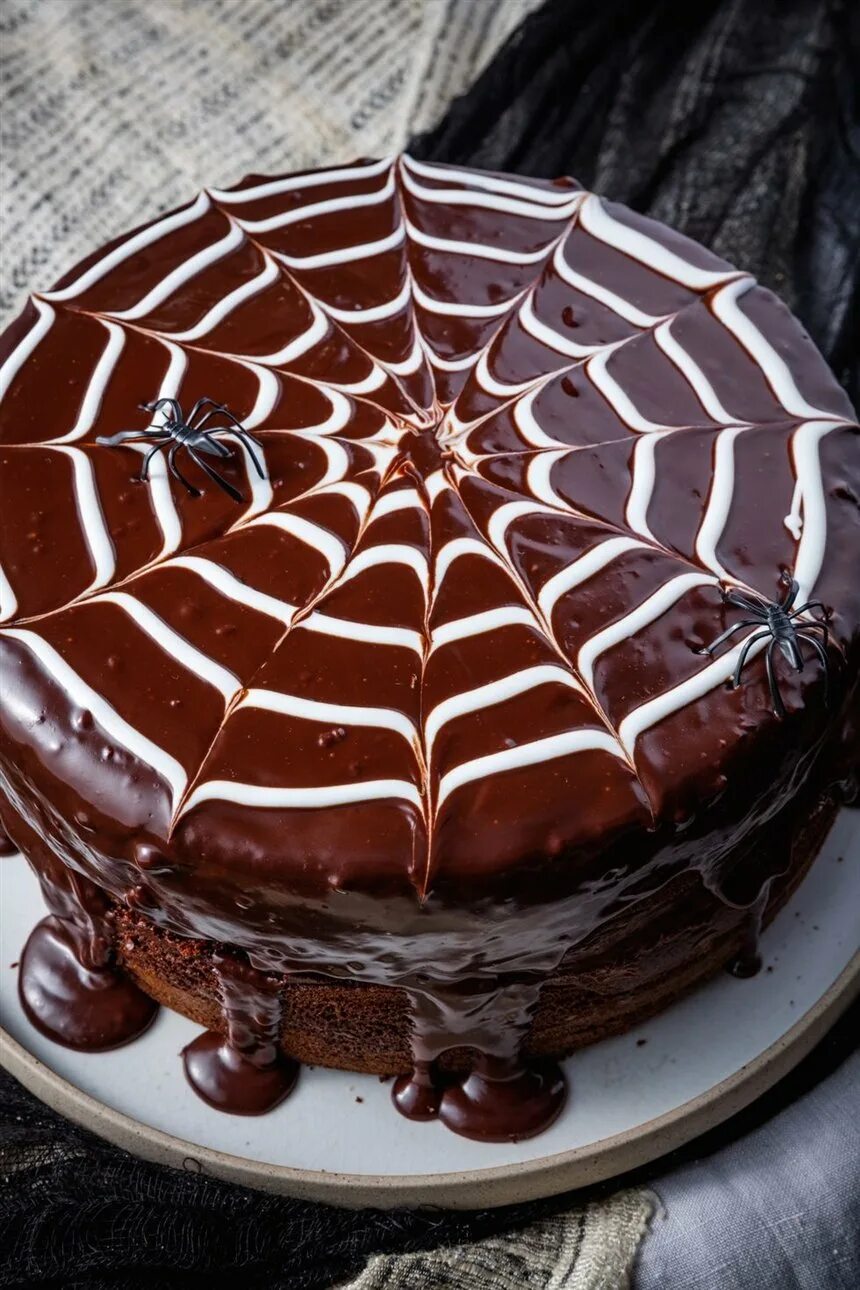 Глазурь для торта из плитки. Украшение торта шоколадом. Украшение торта глазурью. Украшение шоколадного торта. Легкое украшение шоколадного торта.