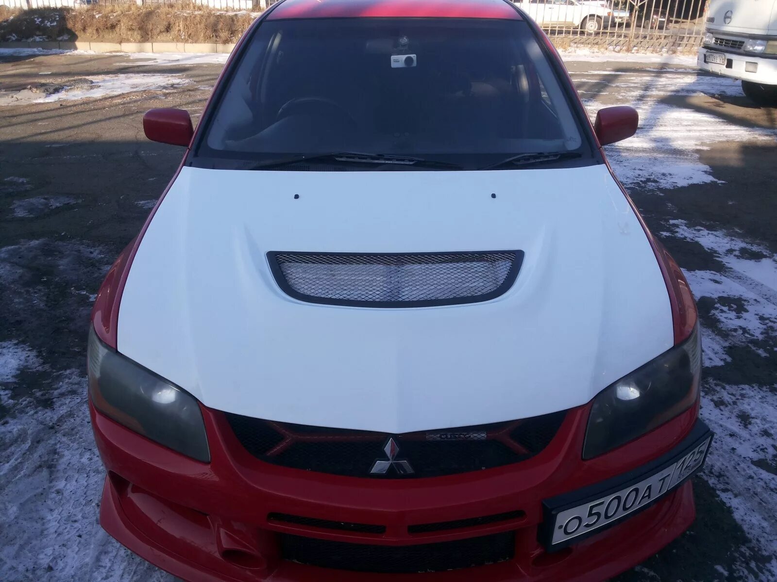 Эво капот. Капот Эво 9. Капот на Эволюшн 9. Капот Лансер Эво 9. Капот Mitsubishi Lancer Evolution 9.