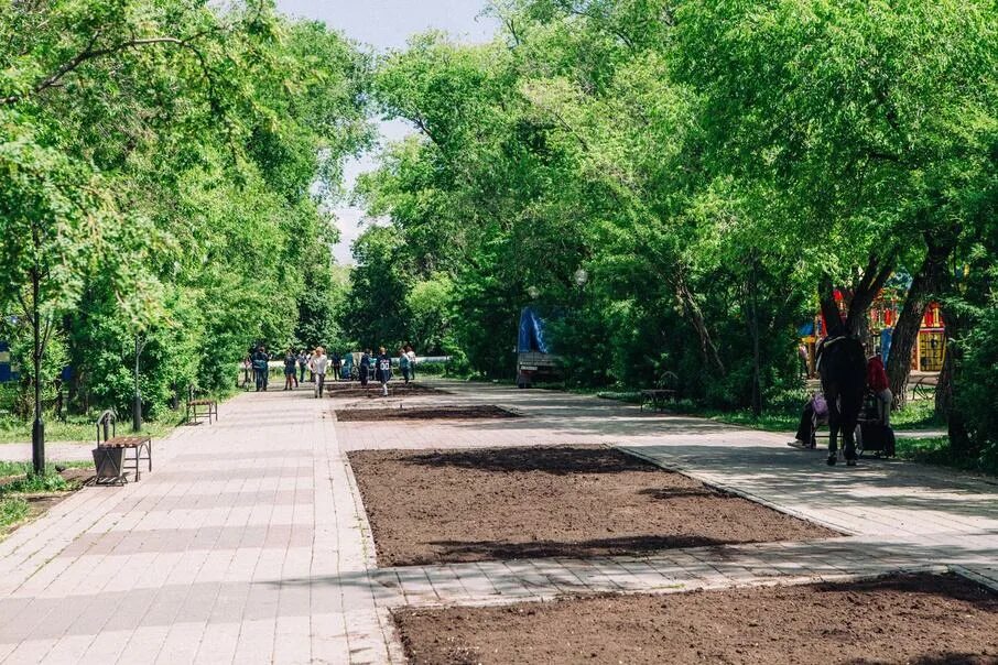 Парки в тюмени для прогулок. Комсомольский парк тюмень. сквер комсомольский тюмень. сквер комсомольский реконструкция тюмень. парки тюмени.