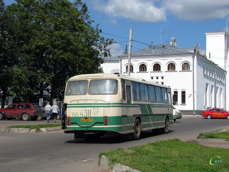 Автовокзал новгород номер. Автовокзал Великий Новгород. Старый автовокзал Великий Новгород. Новгородская автобусная станция. Автовокзал Великий Новгород фото.