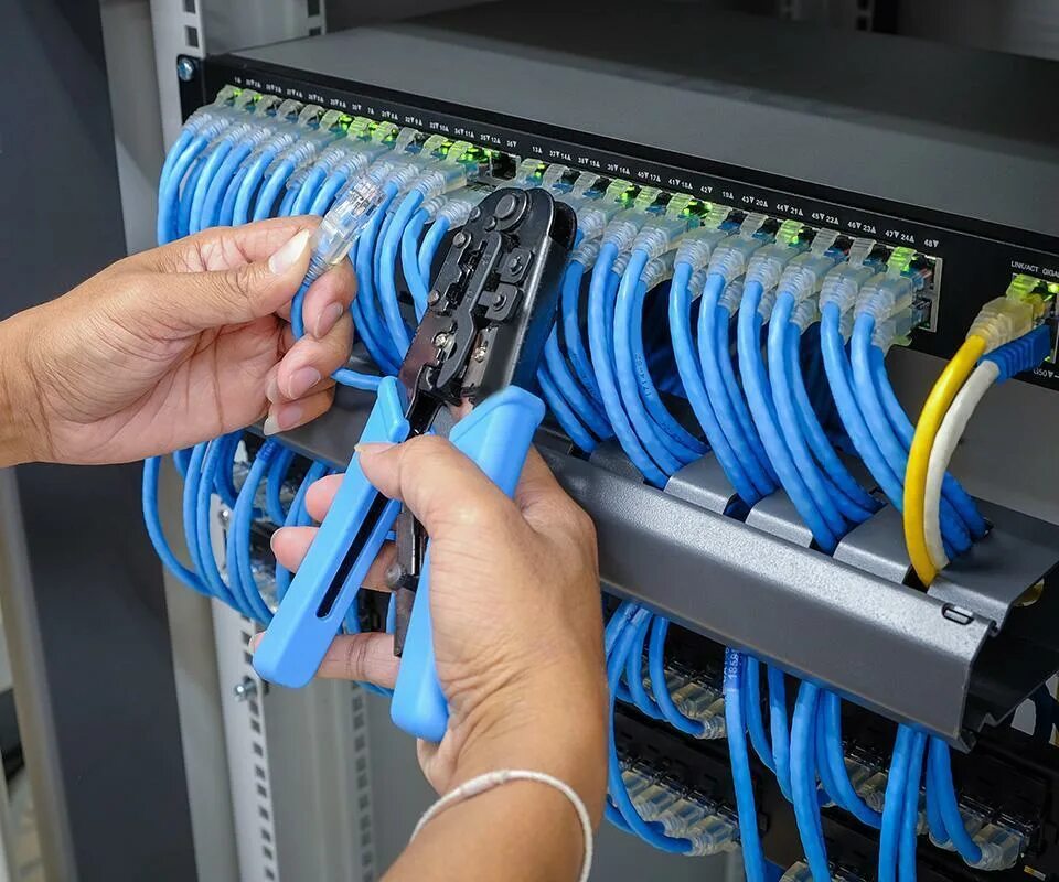 Cable services. Локальные компьютерные сети. Кабельное оборудование. Всемирный день электросвязи и информационного общества. Компьютерное сетевое оборудование.