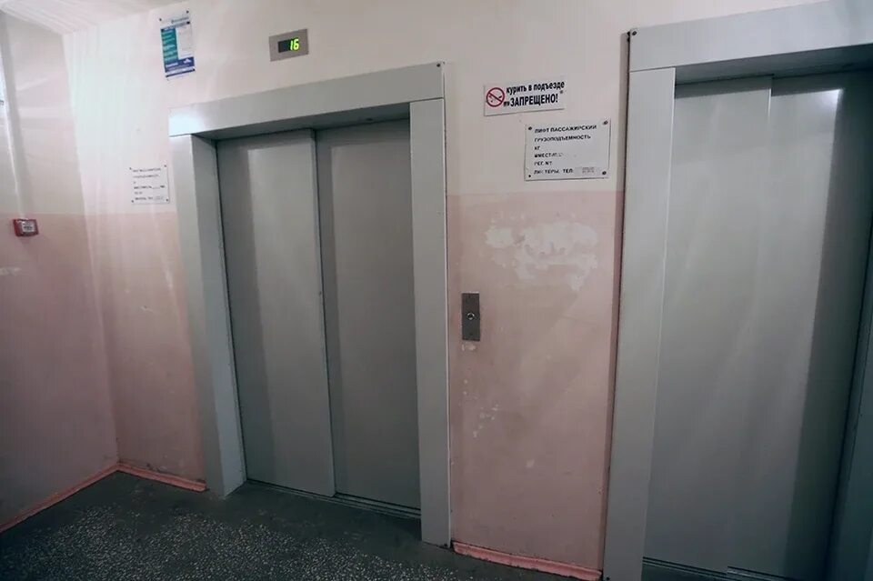 Лифт после замены. Лифты российского производства. Челябинск лифт. Лифт до после. Лифт в 25 этажке.
