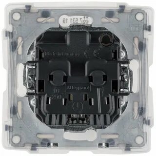 Розетка valena ip44