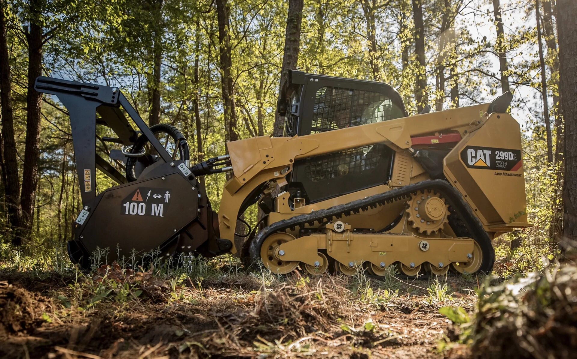 Clearing land. Cat 299d экскаватор. Caterpillar 299d3. Гусеничный погрузчик Caterpillar 973 чертёж. Погрузчик на гусеницах.