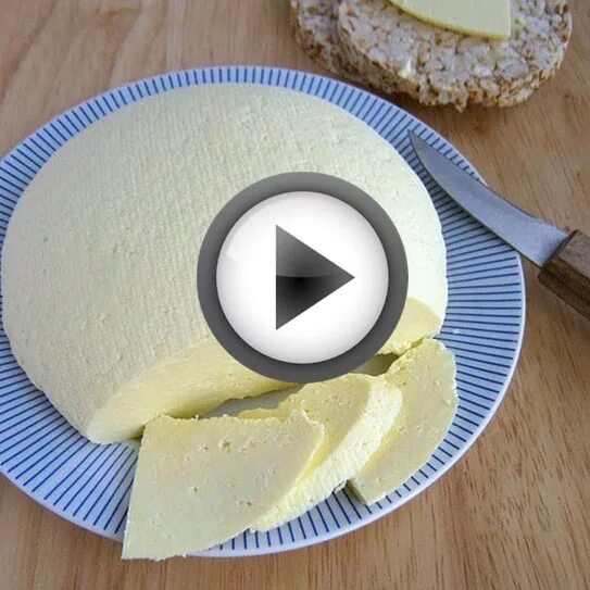 Сделать домашний сыр из творога рецепт. Сыр из творога. Домашний сыр из творога. Сыр из творога в домашних. Домашний твердый сыр из творога.