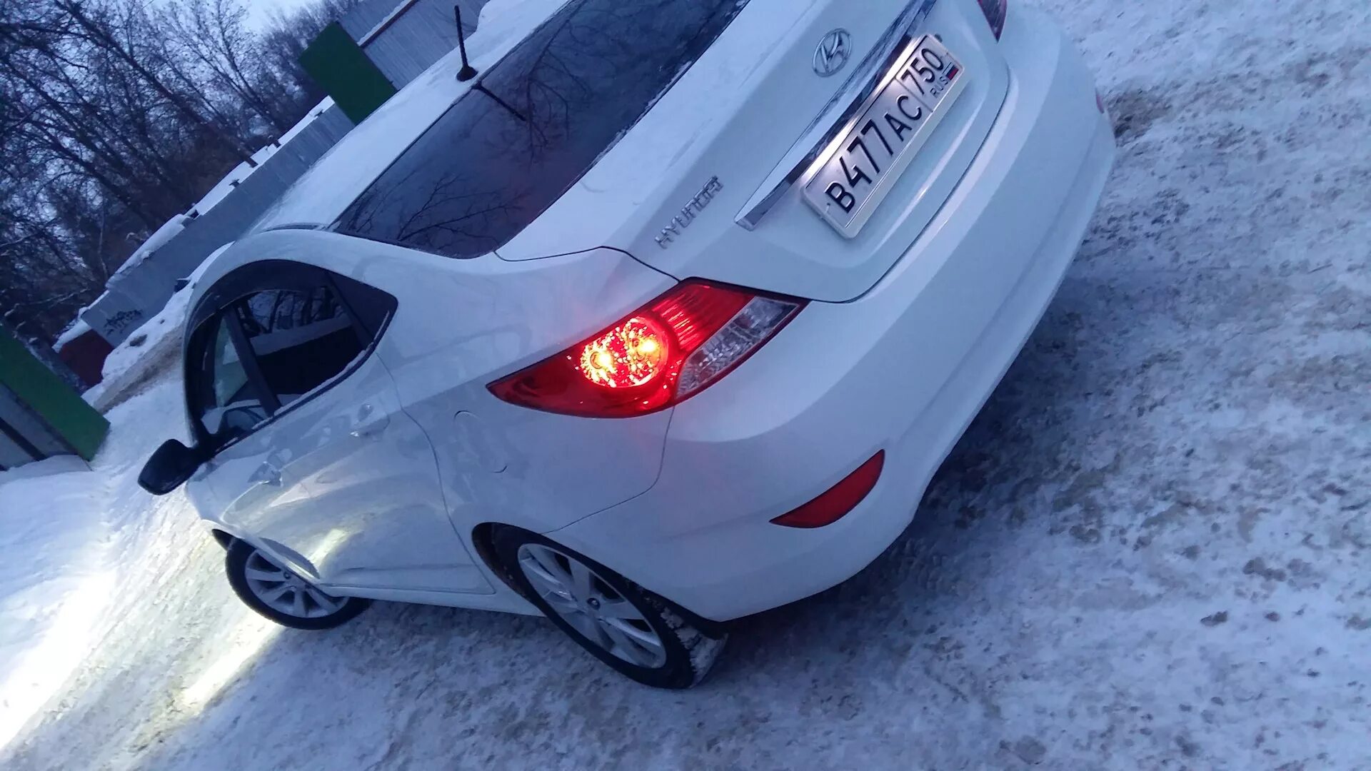 Hyundai Solaris, 2012 зима. Белый Солярис 2012 ксенон. Hyundai Solaris 2014 1.4 at белый. Хендай Солярис 2011. Купить солярис в ставропольском