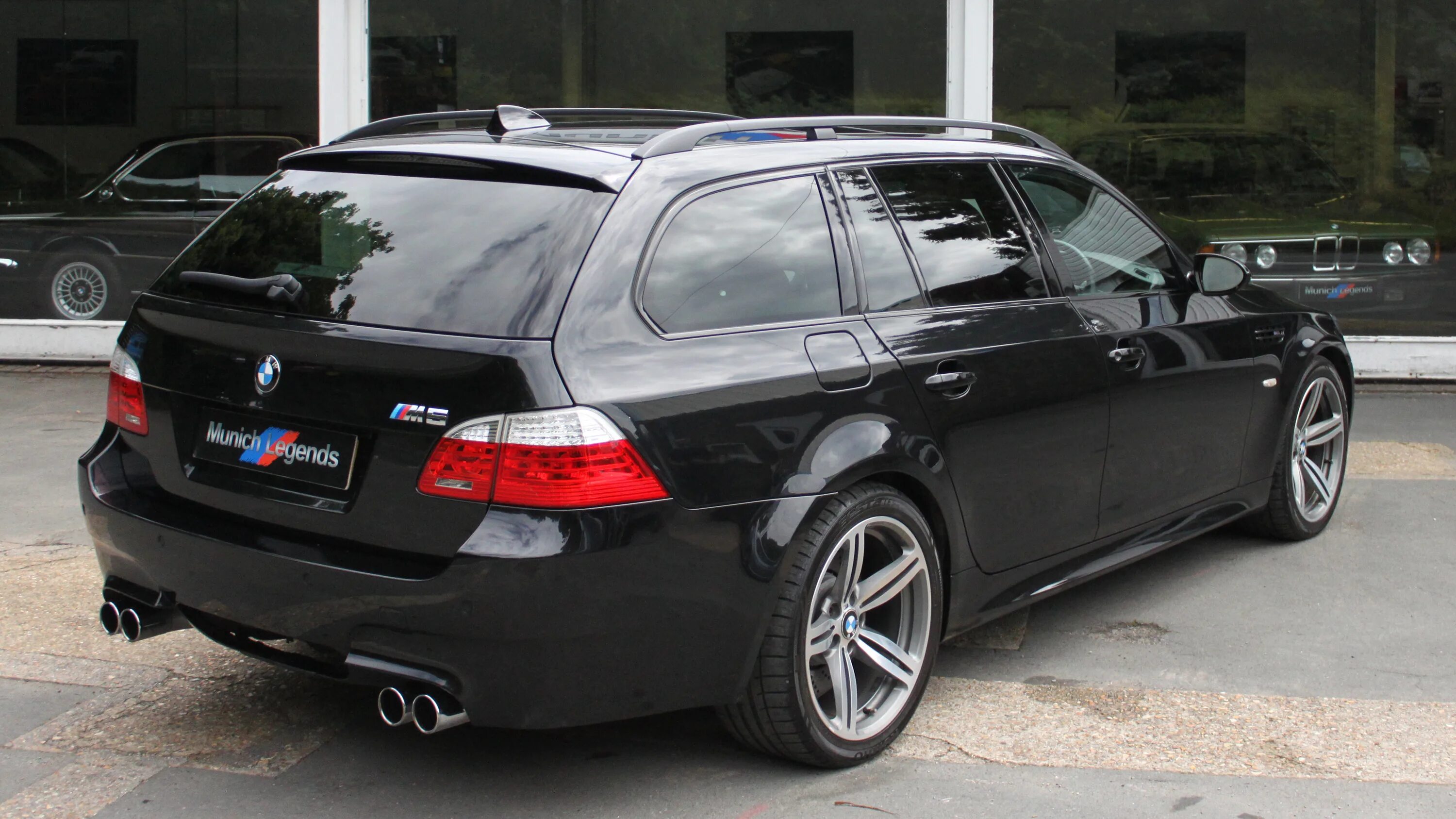 BMW m5 e61 Touring. БМВ м5 е61 универсал. BMW m5 e60 универсал. BMW m5 e61 Touring Wagon. Бмв м5 универсал