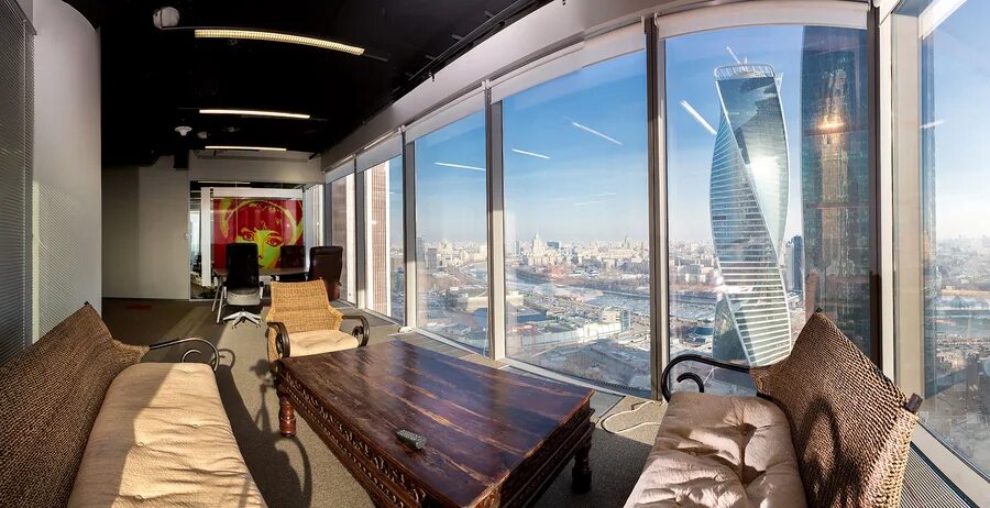 Панорамные квартиры в москве снять. Rockmond 61 junior suite 1. Снять апартаменты в москва сити. Апартаменты москоу сити. Жк воробьевы горы пентхаус с террасой.