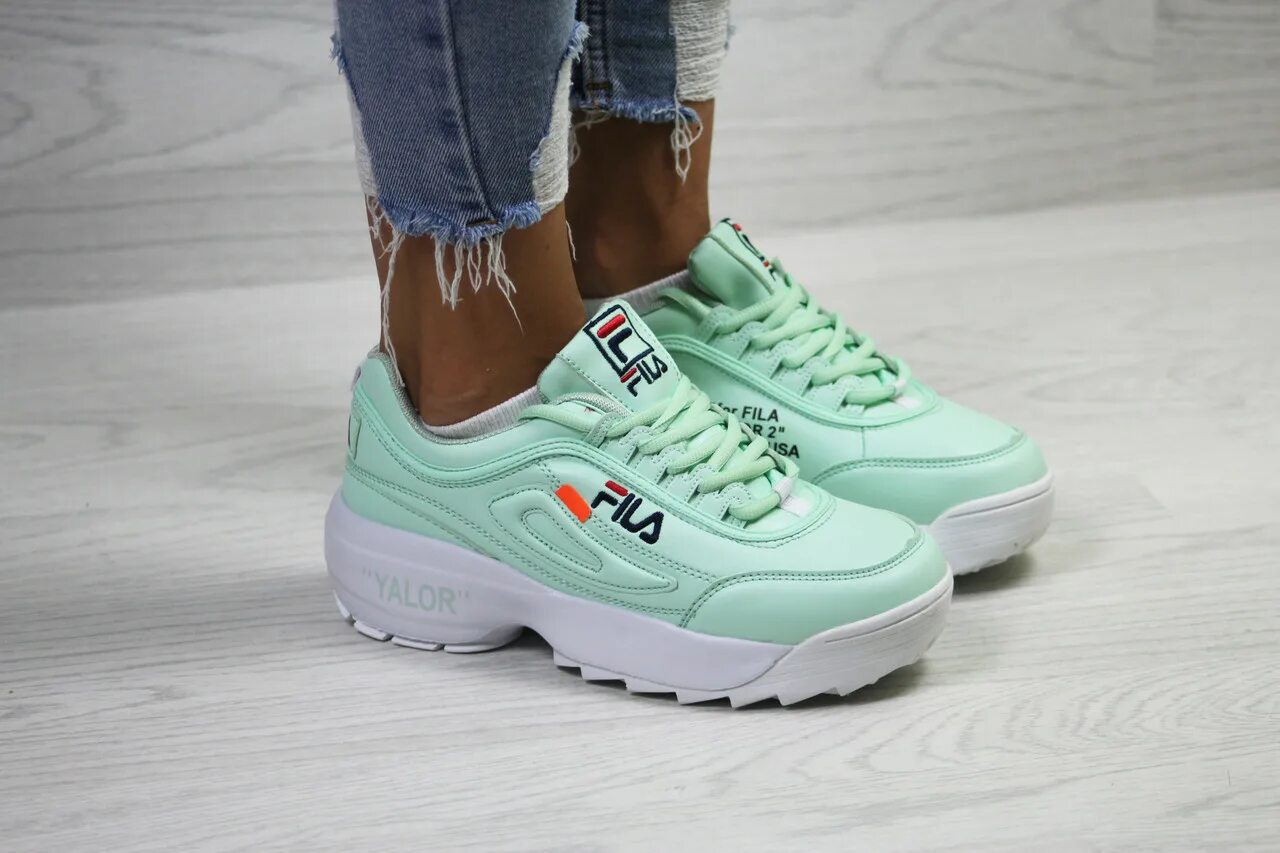 кроссовки fila женские мятного цвета. мятные школьные кеды. кеды 32437. асикс кроссовки валдбериес. оригинальные кроссовки на вайлдберриз.