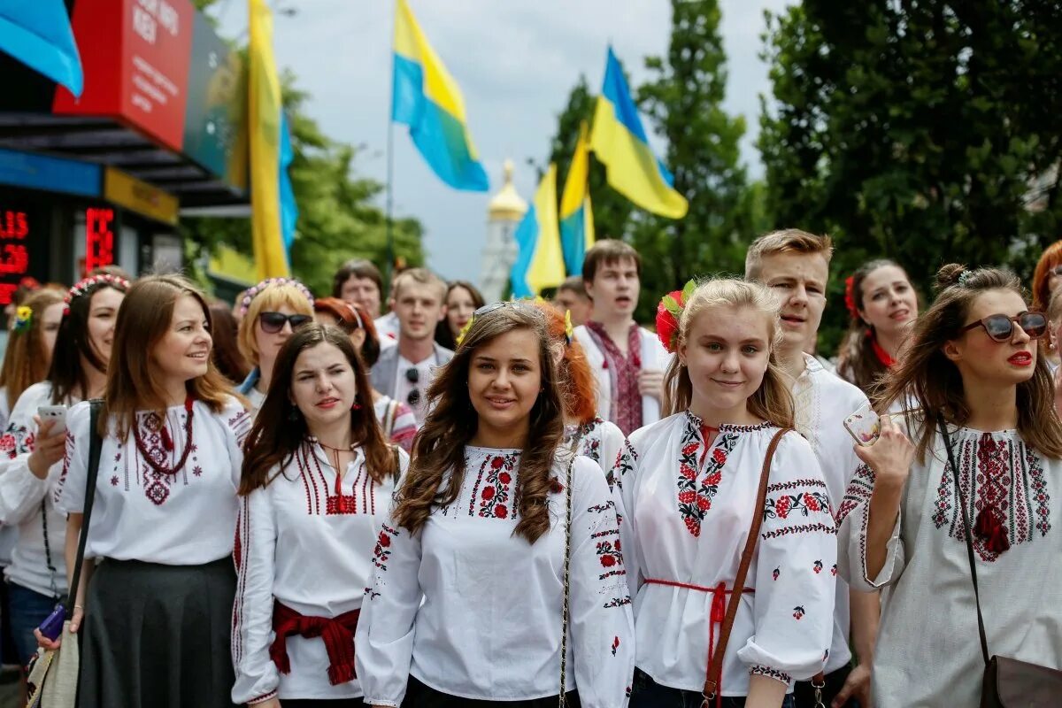 Ukrainians com. Украина народ. Жители Западной Украины. Украинская молодежь. Украинцы люди.