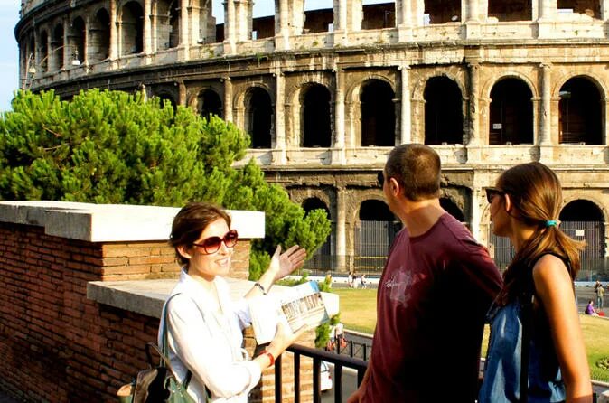 Мауро беларди гид. Русский гид в риме яна. Татьяна галкина гид по риму. Экскурсовод. Экскурсовод в риме.