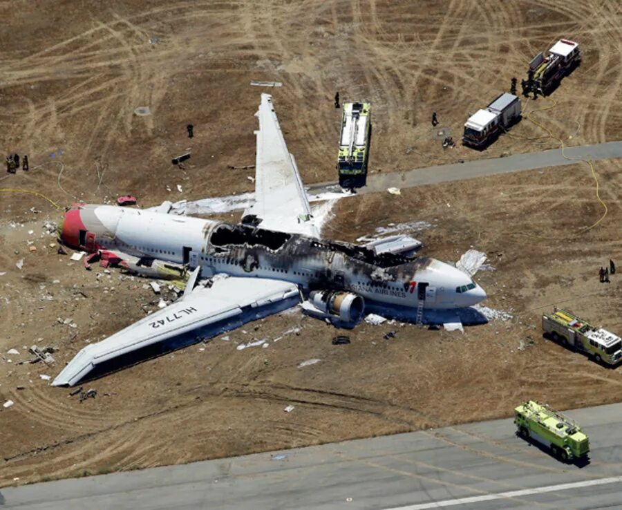 Авиакатастрофа январь. 1 Июля 2002 авиакатастрофа. Asiana Flight 214. Авиакатастрофа над Боденским озером 2002. Боденское озеро авиакатастрофа.