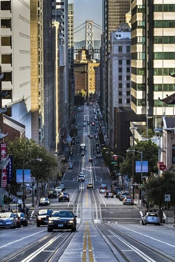 Самый длинный город город дорога. НОБ Хилл Сан Франциско. Сан-Франциско (Калифорния). Сан Франциско Noriega Street. Калифорния стрит Сан Франциско улица.